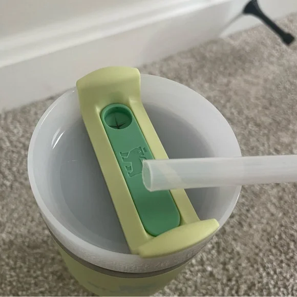 Stanley Quencher H2.0 FlowState Tumbler 14 oz Citron - Picture 8 of 15